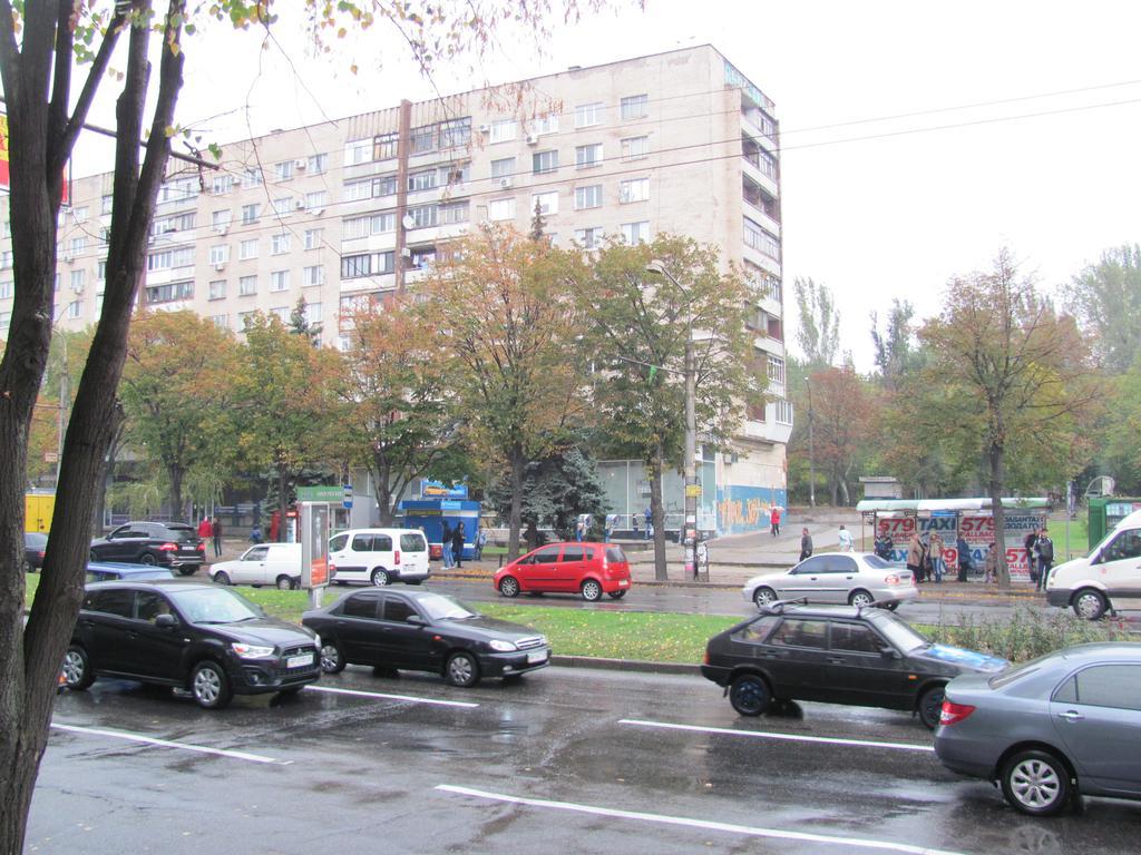 Apartment On Sobornyi Avenue Zaporizhia Bagian luar foto